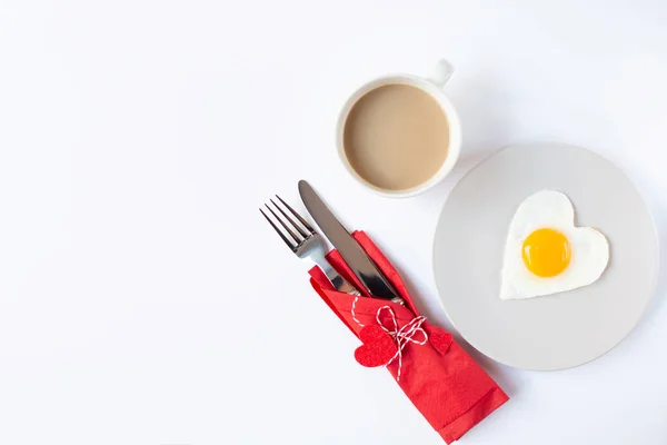 Cup Coffee Plate Fried Egg Form Heart Cutlery Red Napkin — Stock Photo, Image