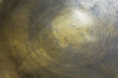 Bakır döküntü yüzey dokusuna sahip bir arka plan. Arkaplanda çizikler olan metal bir yüzey..