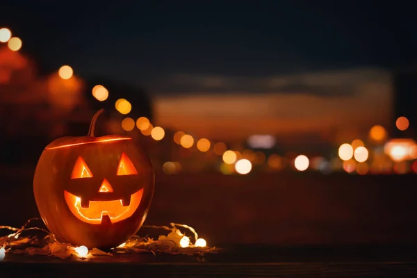 Abóbora Halloween Brilhante Assustador Contra Fundo Belo Bokeh Céu Noite — Fotografia de Stock