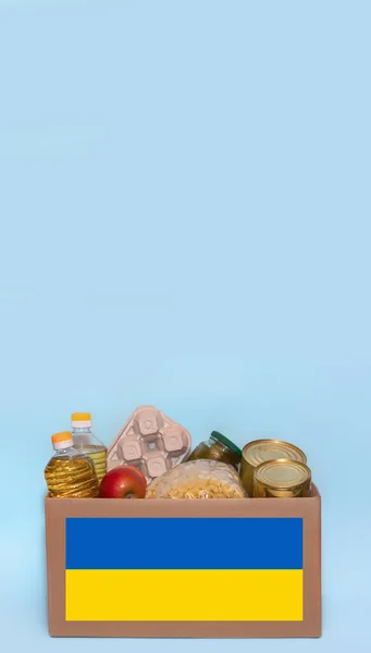 Doações Alimentos Massa Óleo Vegetal Alimentos Enlatados Maçãs Ovos Doações — Fotografia de Stock