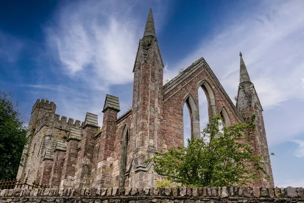 Rlanda Nın Wexford Kasabasındaki Eski Bir Gotik Kilisenin Mavi Gökyüzü — Stok fotoğraf