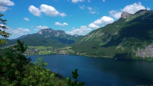 Stunning Aerial Panorama View Altaussee Lake Peaks Standling Loser Hochanger — Wideo stockowe