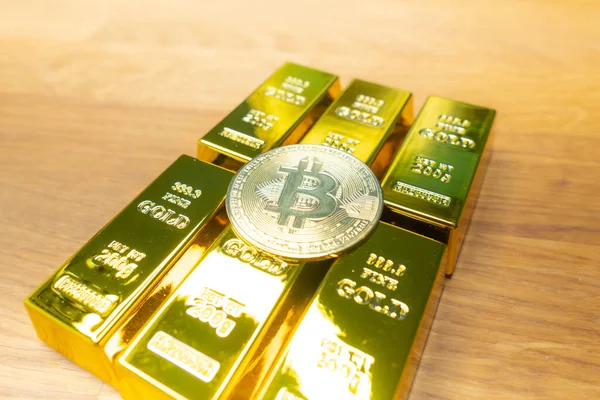 Goldbarren Und Digitale Kryptowährung Bitcoin Bank Bild Und Foto Hintergrund — Stockfoto