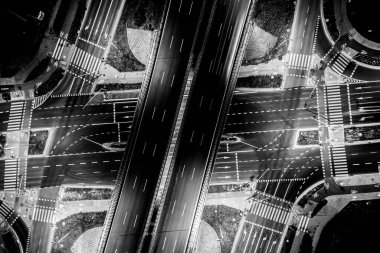 Gece Yoğun Kavşağın Güzel Hava Manzarası, Üst Manzara 