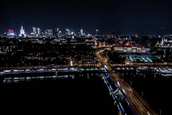 波兰城市景观 夜间从空中俯瞰旧城市场广场的历史建筑 — 图库照片