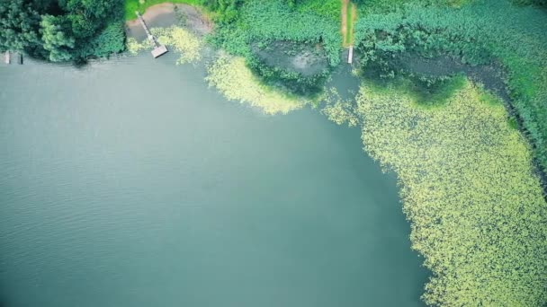 Vue Aérienne Épique Haut Bas Grand Lac Avec Eau Bleue — Video