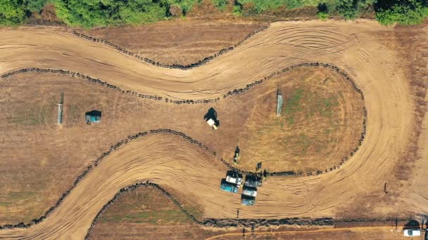 Verão Estrada Terra Seca Dia Ensolarado Carro Pega Muito Alta — Vídeo de Stock