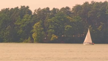 Yelkenli yat tekne okyanus su, açık hava yaşam tarzı. Lüks.