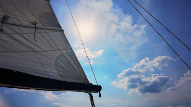 Segling Båt Havet Fantastisk Solnedgång Lyx Yacht Och Kryssning Semester — Stockvideo