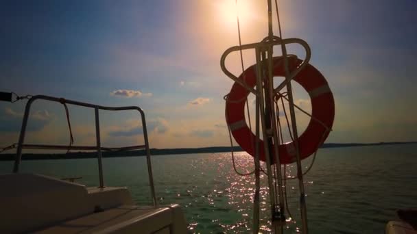 Zeilboot Zee Tijdens Geweldige Zonsondergang Luxe Jacht Cruise Vakantie — Stockvideo