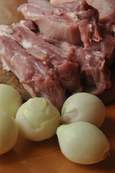 Soğan Baharatla Soslu Kızarmış Domuz Pirzolası Lezzetli Yemeği — Stok fotoğraf