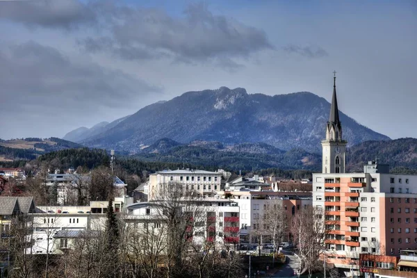 Città Villach Carinzia Drau Fiume Banca Drau Banca Centro Città Immagine Stock