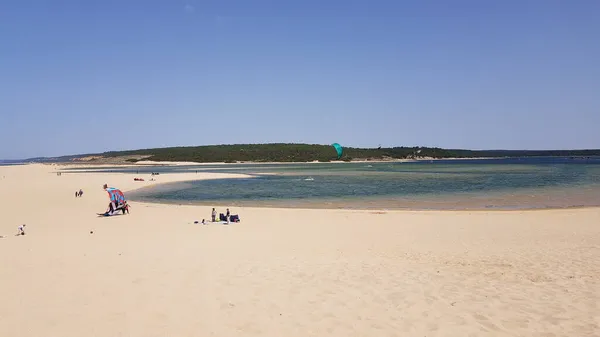 오후에 바람을 라고아 부페라 해변을 파노라마처럼 한눈에 수있다 여름의 포르투 — 스톡 사진