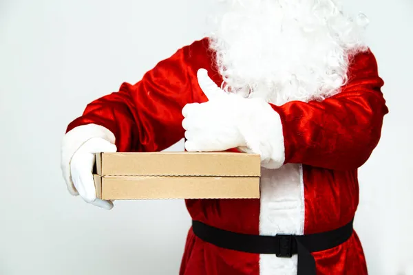 Pudełka Pizzy Rękach Świętego Mikołaja Świąteczna Dostawa Fast Foodów Promocja — Zdjęcie stockowe