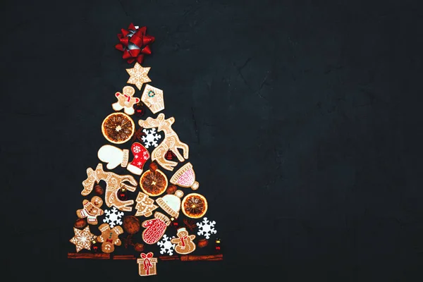 Christmas Tree Made Gingerbread Spices Dark Background Copy Space New — Stock Photo, Image