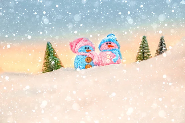 Cute Homemade Snowmen Scarves Hats Mountain Winter Tale Greeting Card — Stockfoto