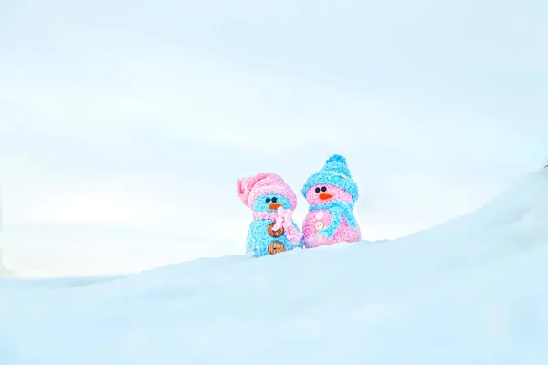 Cute Homemade Snowmen Scarves Hats Mountain Winter Tale Greeting Card — 图库照片