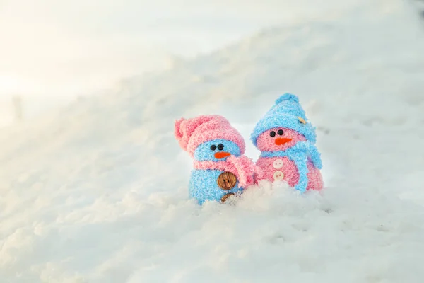 Cute Homemade Snowmen Scarves Hats Mountain Winter Tale Greeting Card — 图库照片