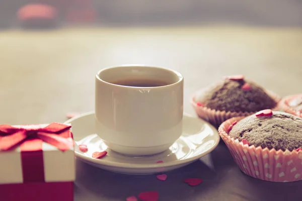 Cup Coffee Chocolate Muffins Gift Sunlight Selective Focus Vintage Concept — Stock Photo, Image