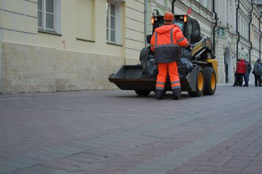 Moskova, Rusya 'da sokaklarda hizmet veren işçiler
