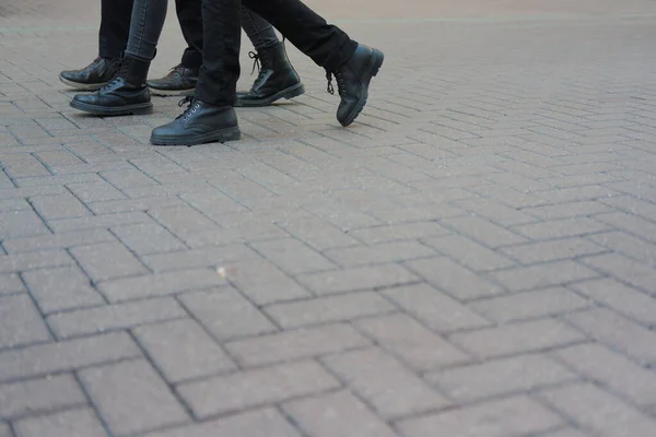 Pessoas Estão Andando Nas Ruas Moscou Moscou Rússia — Fotografia de Stock
