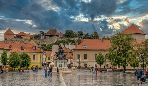 Vista Panorâmica Praça Dobo Com Igreja Barroca Eger Castelo Céu — Fotografia de Stock