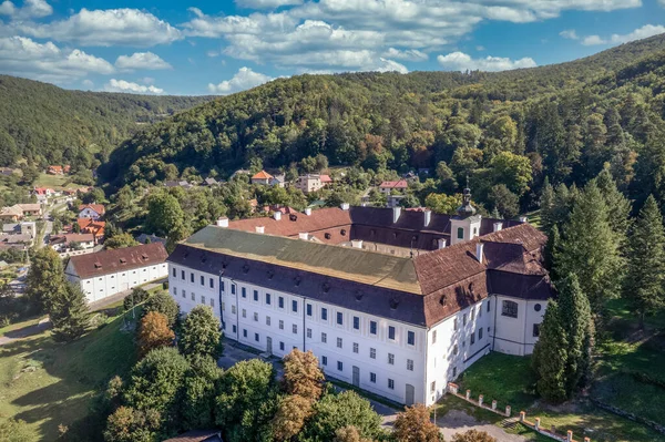 Flygfoto Över Barocken Stil Herrgård Svaty Anton Antol Nära Banska — Stockfoto