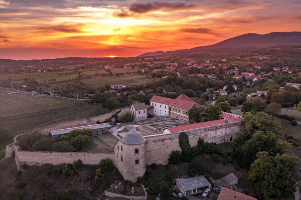 Aerial Sunset Shot Pecsvarad Fortified Church Abbey Castle Tower Gate — Stock Fotó