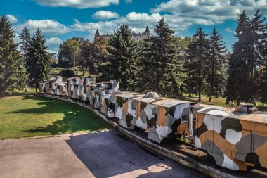 Birinci Dünya Savaşı 'na ait hava manzaralı zırhlı tren Zvolen Kalesi' nin önünde komünist askerler tarafından kullanıldı.