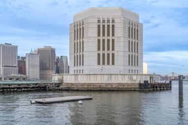 New York 'ta Vali Adası' ndaki Brooklyn Batarya Tünel Havalandırma Binası. 