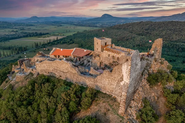 Letecký Pohled Hrad Szigliget Jezera Balaton Nově Restaurovanými Zdmi Věží — Stock fotografie