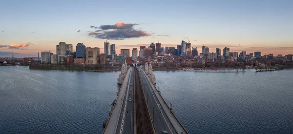 Puesta Sol Sobre Centro Boston Con Rascacielos Con Vistas Puente — Foto de Stock