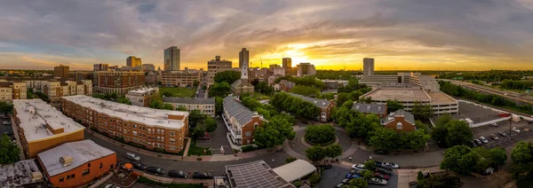 Aerial View Downtown New Brunswick New Jersey Dramatic Colorful Sunset — Stock Photo, Image