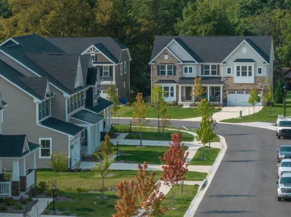 Luftaufnahme Einer Neuen Modernen Nachbarschaftsstraße Mit Luxuriösen Einfamilienhäusern Einfahrten Maryland — Stockfoto