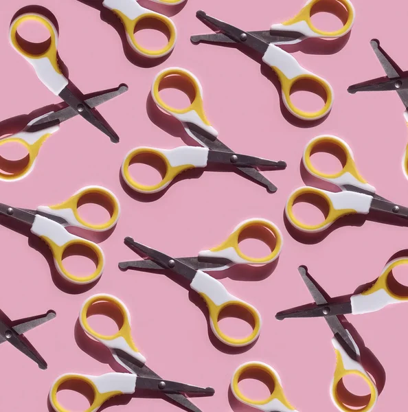 Ножницы для ногтей безопасности для малышей — стоковое фото
