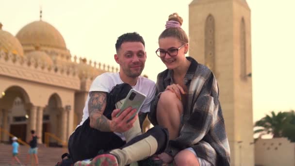 Paar in Ägypten, Reisekonzept — Stockvideo