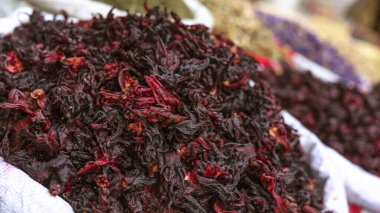 Karkade ya da Hibiscus çiçek çayı arka planı