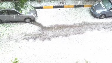 HURGHADA, EJİPT - HAZİRAN 01, 2022: Hurghada 'ya kar ve dolu yağdı