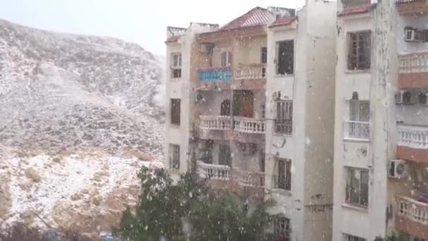 Snow and hail fell in Hurghada. Egypt — Stockvideo