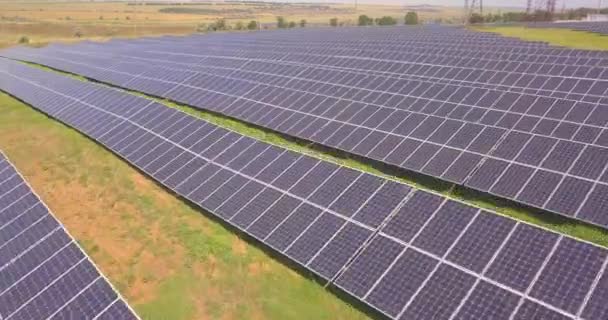 Сонячна електростанція. Сонячна ферма . — стокове відео