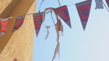 Hurghada şehrinde dekoratif bayraklar, Mısır