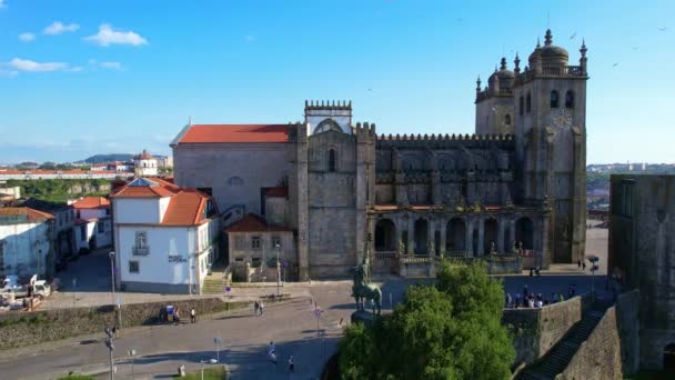 Veduta aerea della Cattedrale di Porto, città vecchia Oporto, Portogallo — Video Stock