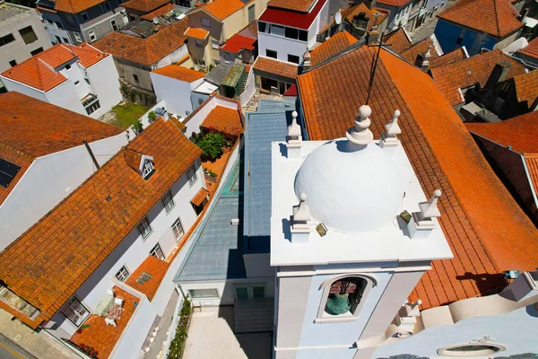 Staré domy střechy v Aveiro, Portugalsko — Stock fotografie