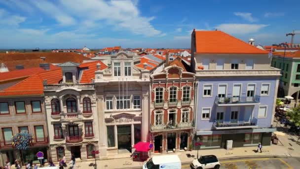 Aveiro, Portugalia - 21.05.2022: nasyp typowych domów — Wideo stockowe