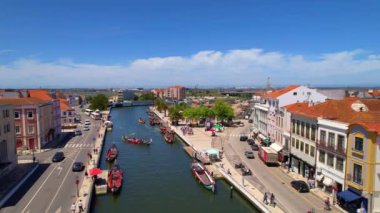 Aveiro Kanal Rıhtımı üzerinde İHA uçuşu 