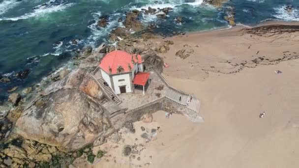 Vista Aérea Capilla Del Señor Piedra Playa Miramar Convertido Pequeño — Vídeos de Stock