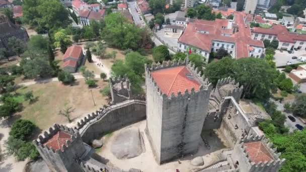 Круговой Воздушный Вид Древний Замок Гимараеш Португалии Округ Брага Северный — стоковое видео