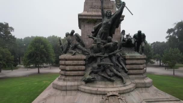 Circle Drone View Monument Rotunda Boavista Foggy Day Porto Portugal — Stockvideo