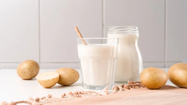 Glass Bottle Potato Milk Table Potato Tubers Vegan Trend Healthy — ストック写真
