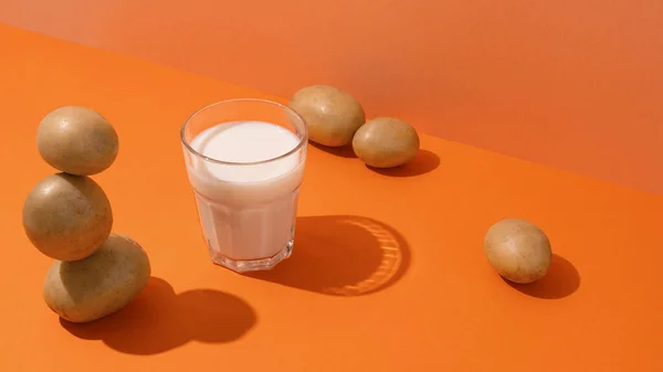 Transparent Glass Potato Milk Potato Tubers Minimalism Concept Vegan Trend — 스톡 사진